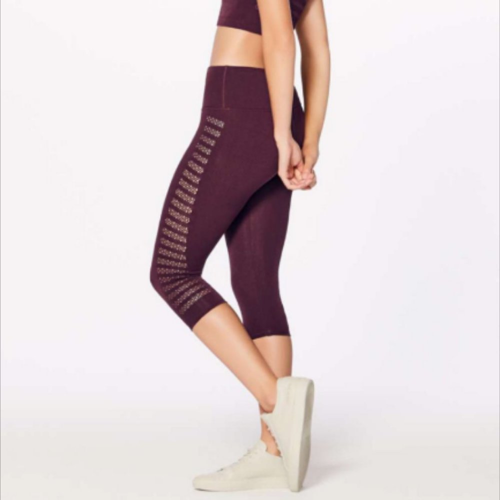 lululemon Reveal Crop 17"
